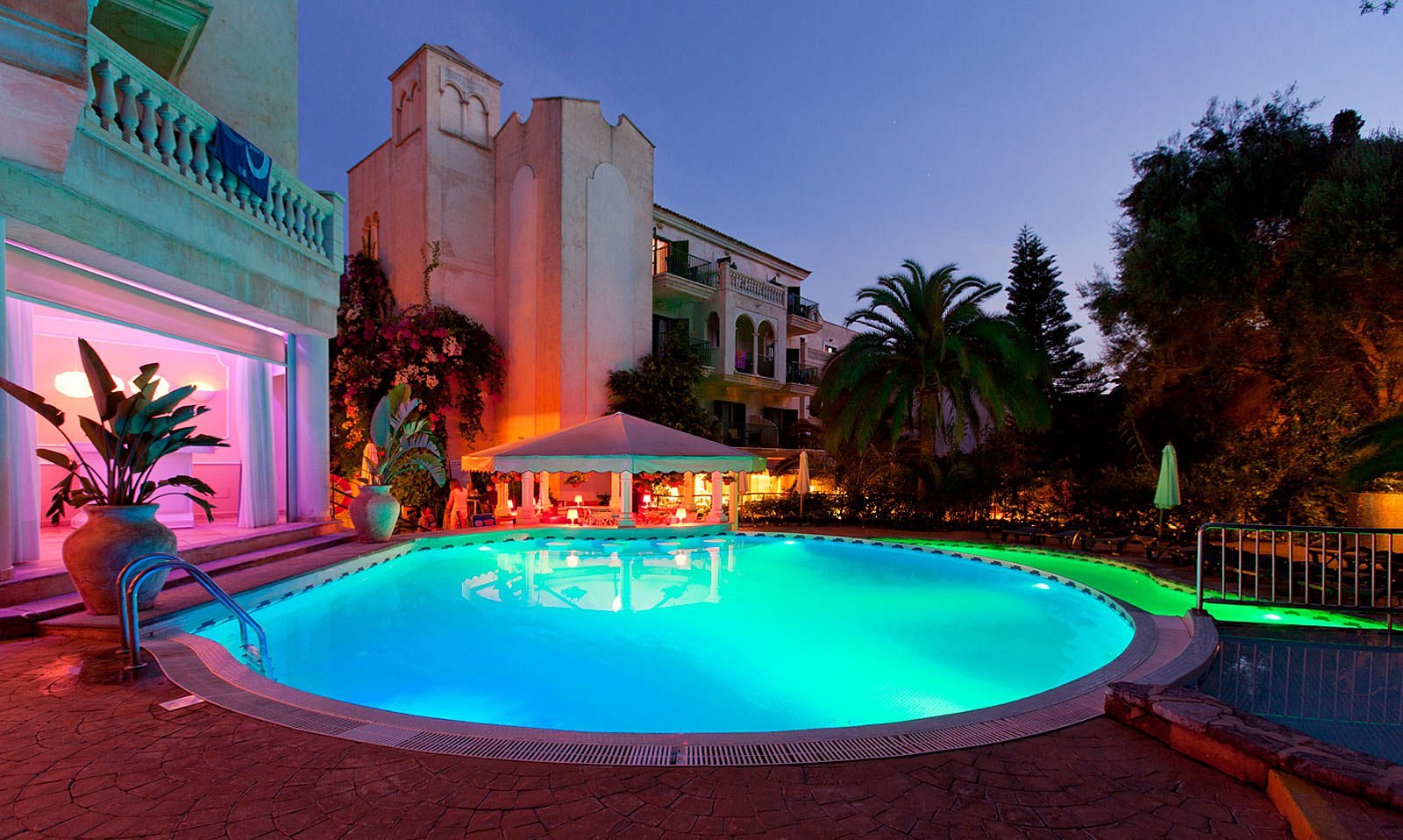 Pool-Bar Pool – Bild 4 von 10