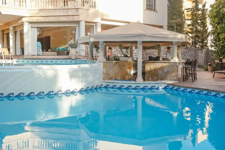 Pool-Bar Pool – Bild 6 von 10
